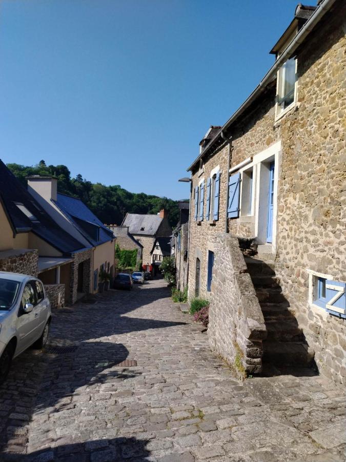 Chambre D'Hote Familiale De La Maison Bleue Lanvallay 외부 사진