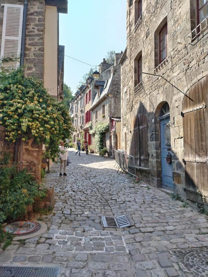 Chambre D'Hote Familiale De La Maison Bleue Lanvallay 외부 사진
